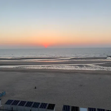 Wonderful Architect Designed Flat With Sea View Апартаменты