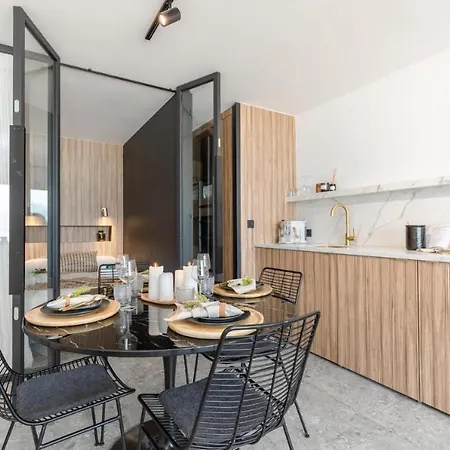 Apartmán Wonderful Architect Designed Flat With Sea View *