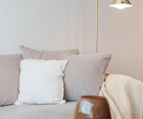 Wonderful Architect Designed Flat With Sea View Апартаменты