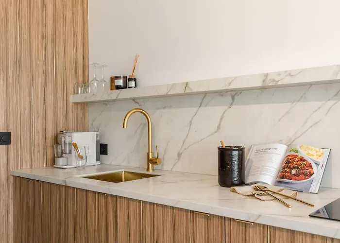 Апартаменты Wonderful Architect Designed Flat With Sea View