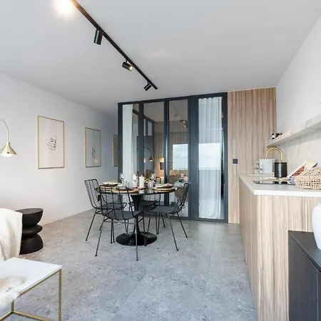 Wonderful Architect Designed Flat With Sea View 오스텐드