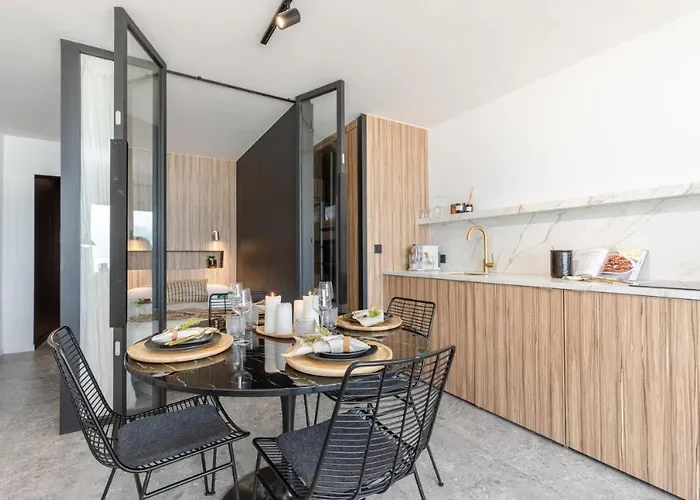 Apartment Wonderful Architect Designed Flat With Sea View *