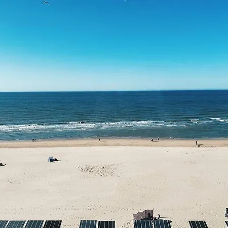 Wonderful Architect Designed Flat With Sea View