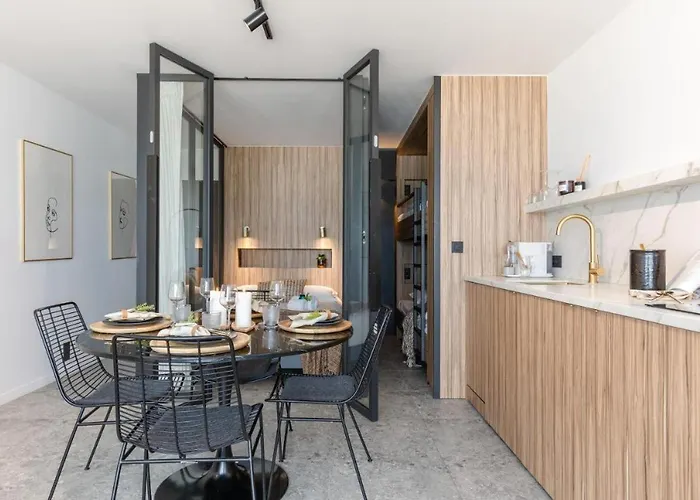 Wonderful Architect Designed Flat With Sea View Apartmán *